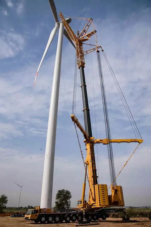 HYST Product Contributes to the First Hoisting of the Crane with the Largest Tonnage in the World